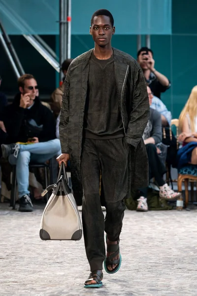 Look 37
